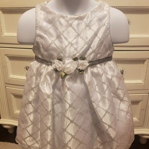 Sweet Heart Rose White/Silver Dress